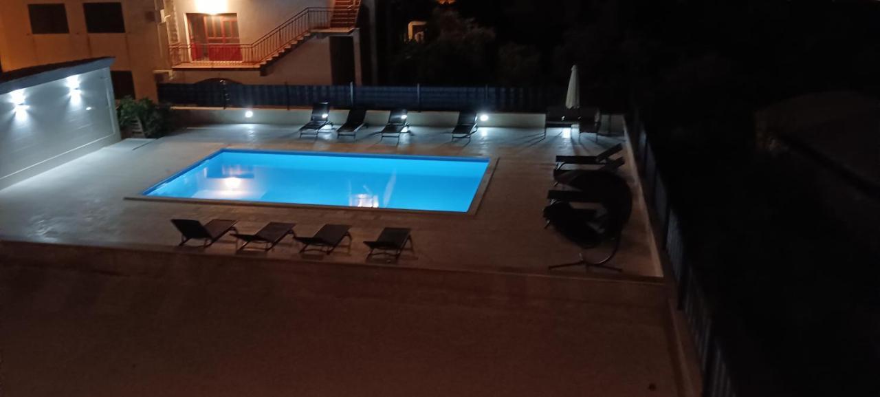 Apartmani Beran Seget Vranjica Exteriér fotografie