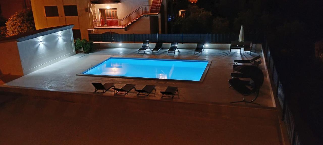 Apartmani Beran Seget Vranjica Exteriér fotografie