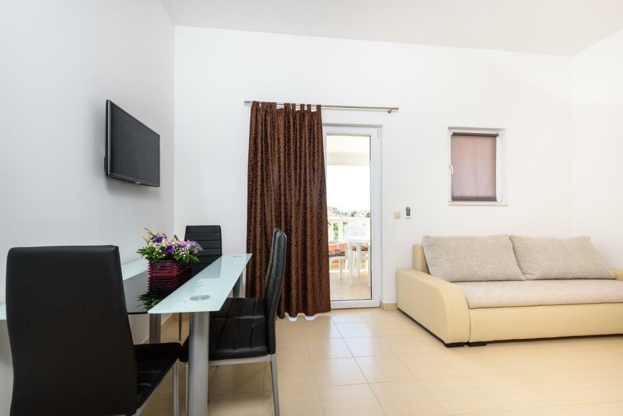 Apartmani Beran Seget Vranjica Exteriér fotografie